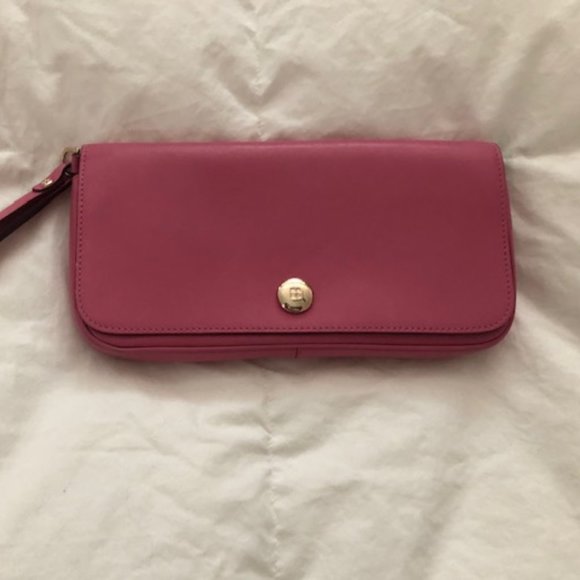 kate spade Handbags - Pink Kate Spade Wristlet
